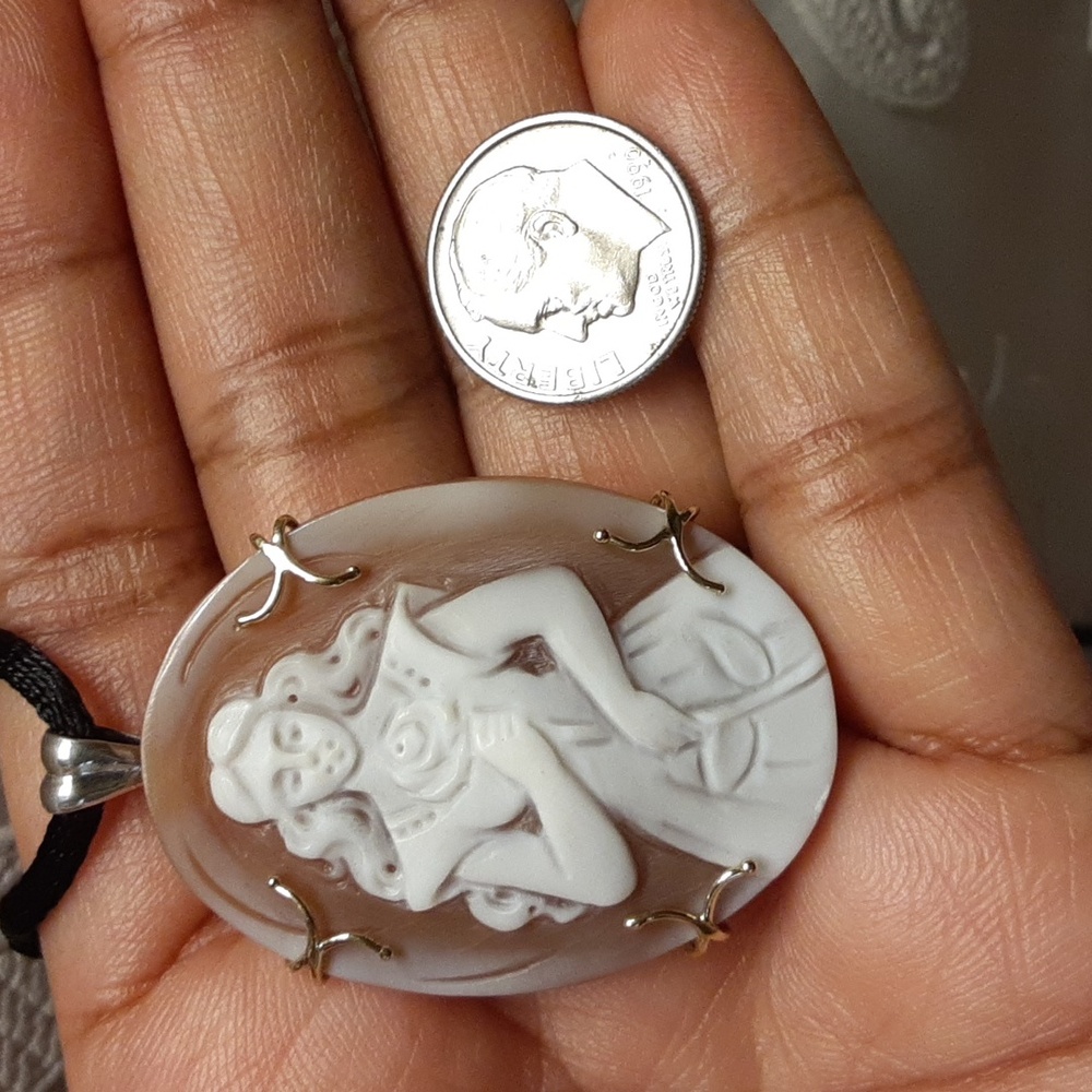 From Beauty and the Beast, Belle, Pin/Pendant. Hand Carved Cameo. ITALY. - Picture 11 of 13